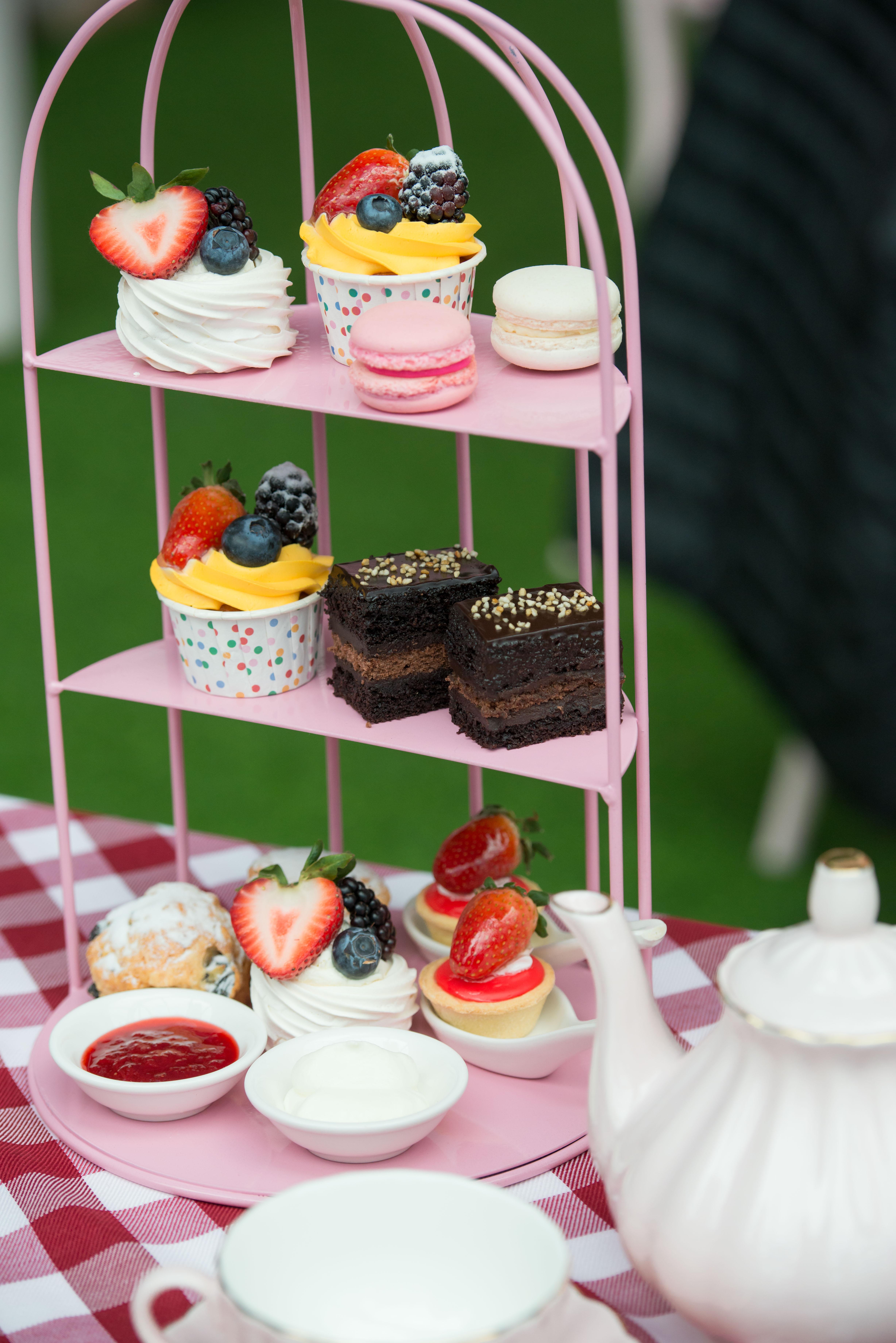 Grand Ion Delemen Hotel Genting Highlands Buitenkant foto A selection of cakes